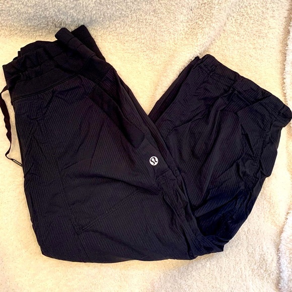 Lululemon Dance Studio Crop